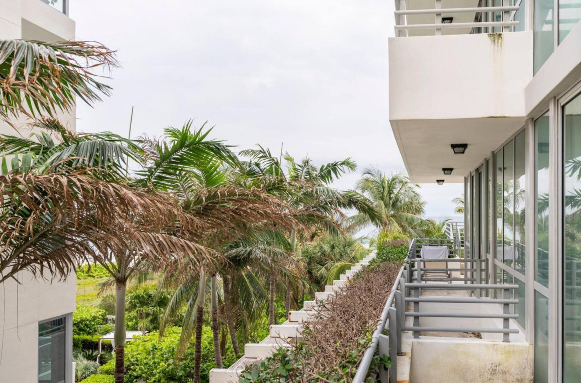 Beachfront Bentley Hotel One Bedroom Suite With Balcony And Beach Access Miami Beach Dış mekan fotoğraf