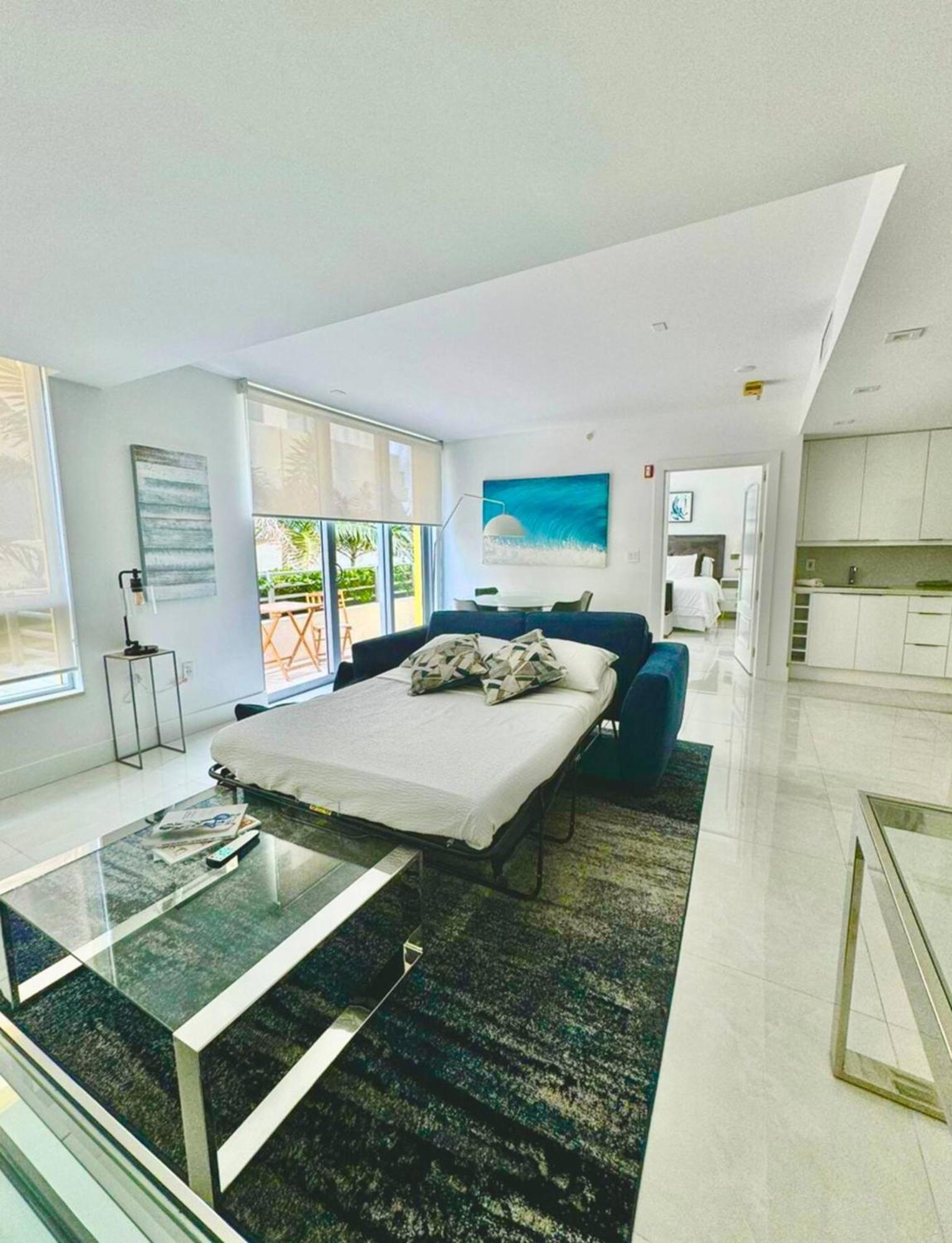Beachfront Bentley Hotel One Bedroom Suite With Balcony And Beach Access Miami Beach Dış mekan fotoğraf